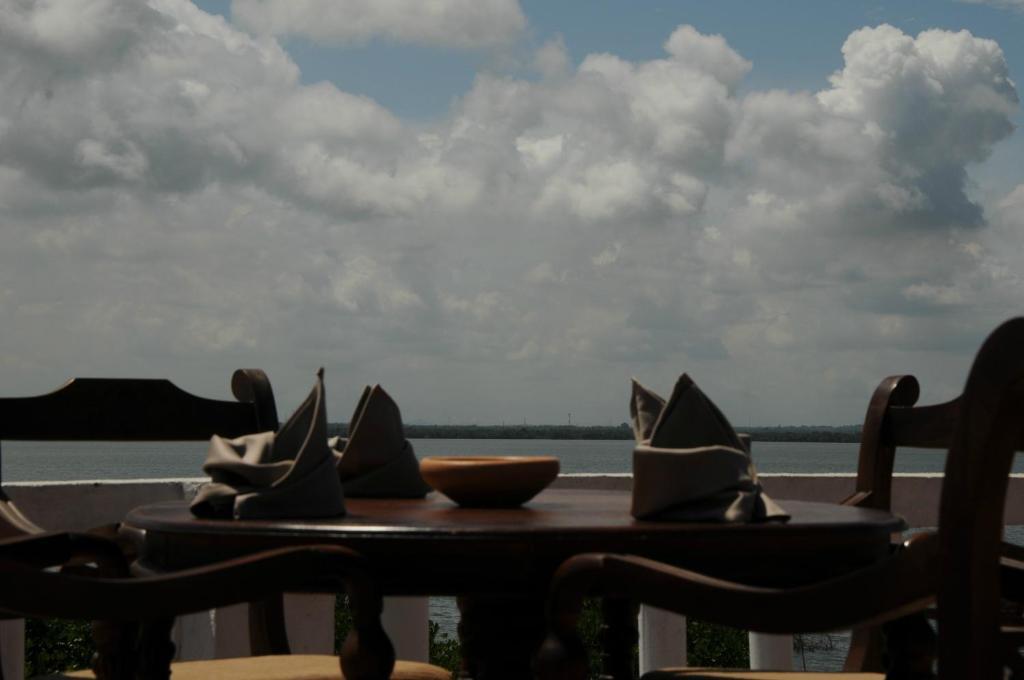 Hotel Lagoon Paradise Negombo Kültér fotó