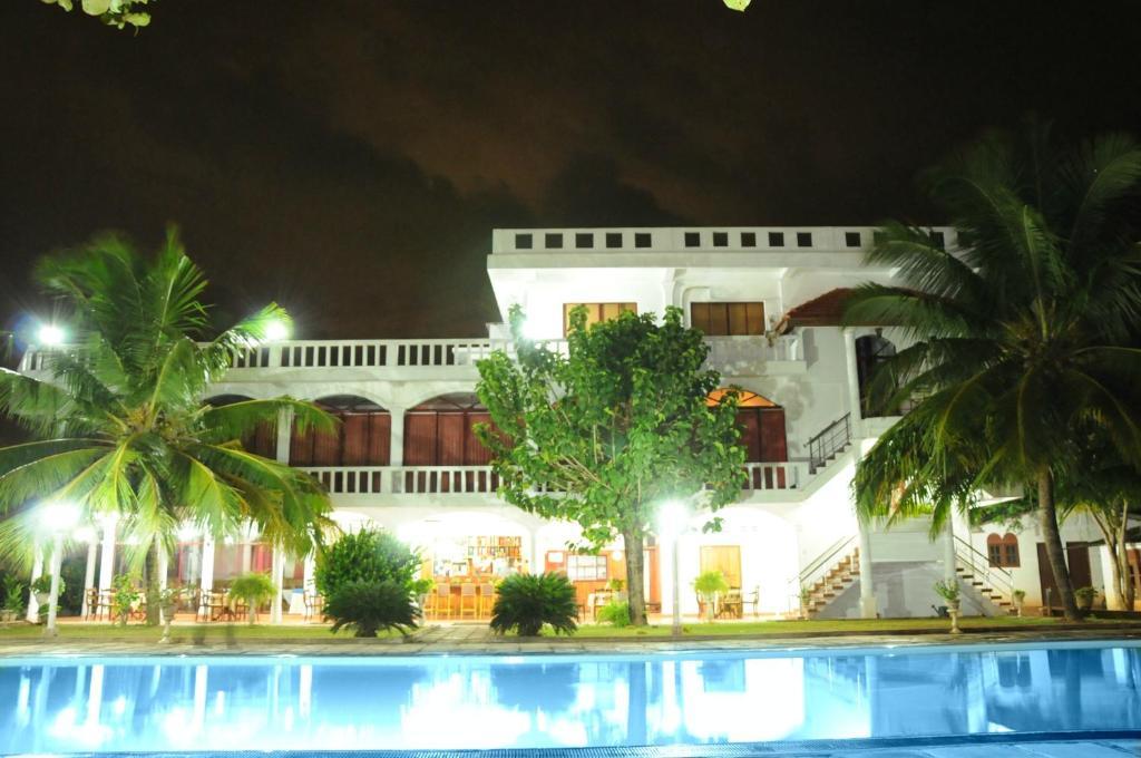 Hotel Lagoon Paradise Negombo Kültér fotó