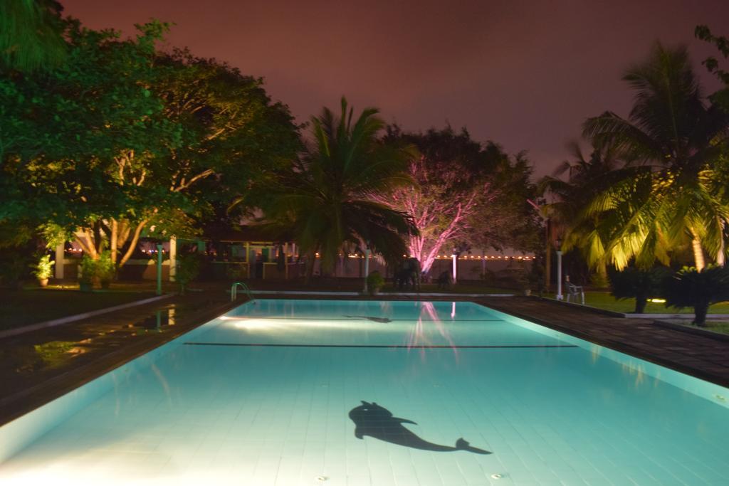 Hotel Lagoon Paradise Negombo Kültér fotó