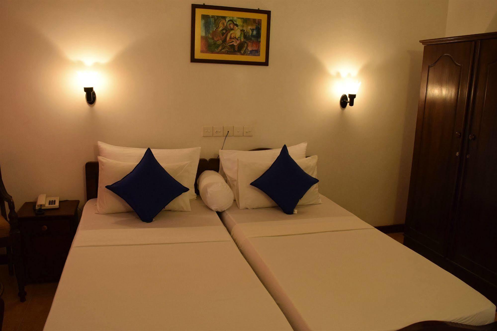 Hotel Lagoon Paradise Negombo Kültér fotó