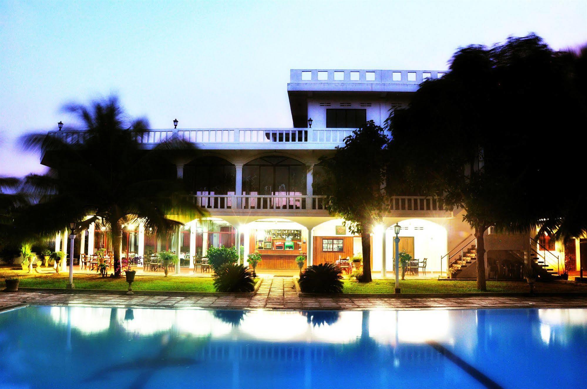 Hotel Lagoon Paradise Negombo Kültér fotó
