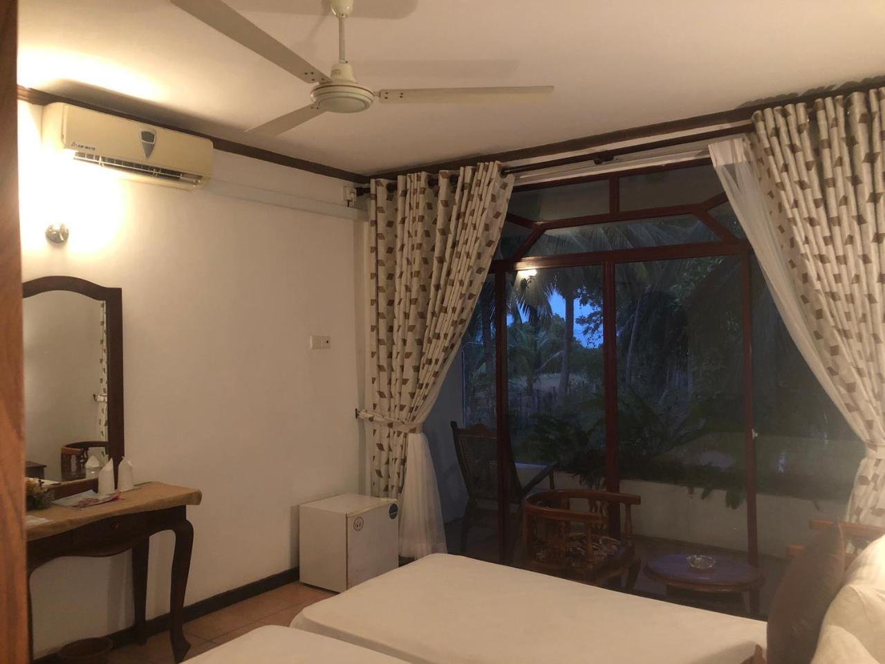 Hotel Lagoon Paradise Negombo Kültér fotó